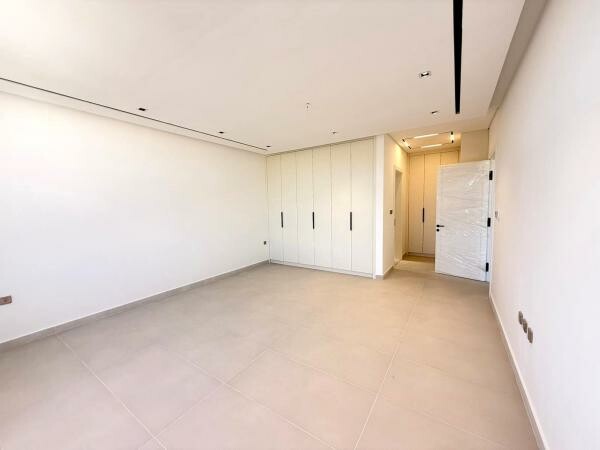 SEMI FURNISHED VILLA+POOL & LIFT - 7