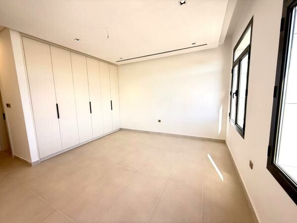 SEMI FURNISHED VILLA+POOL & LIFT - 5
