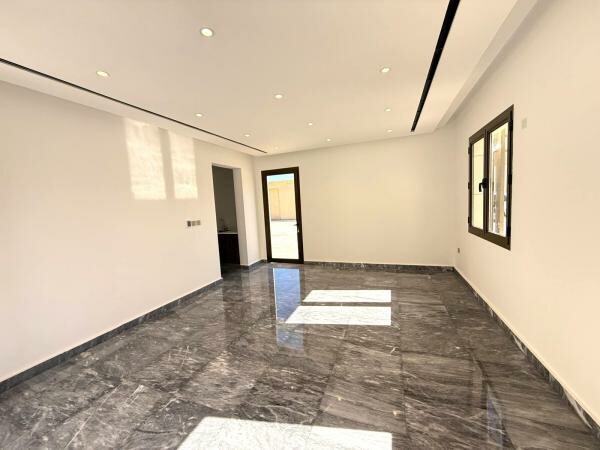 SEMI FURNISHED VILLA+POOL & LIFT - 9