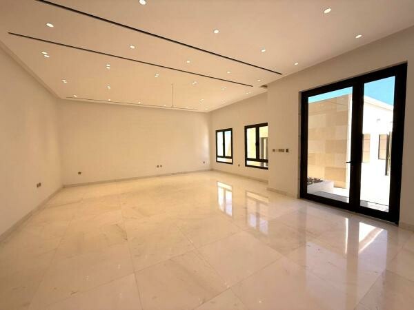 SEMI FURNISHED VILLA+POOL & LIFT - 6