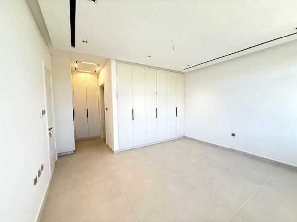 SEMI FURNISHED VILLA+POOL & LIFT - 8