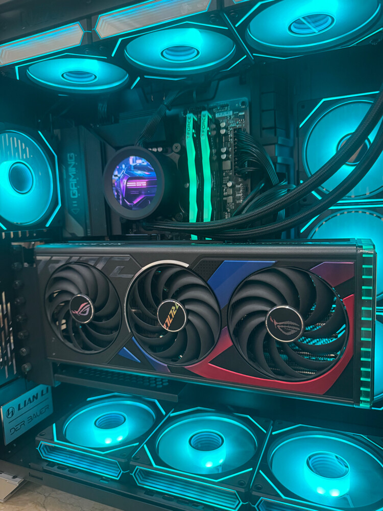 4070 TI 12GB ,i7-13700K,DDR5 32GB - 1