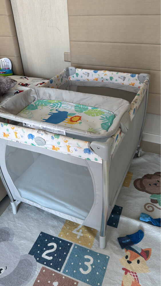 baby bed , cabinet and more - 1