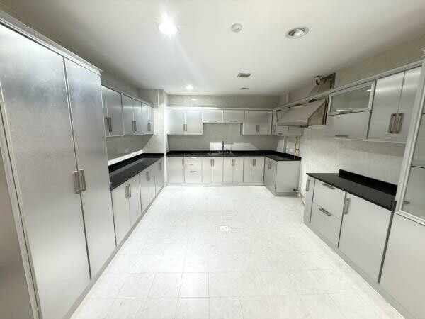 5BR VILLA+BASEMENT, LIFT & POOL - 9