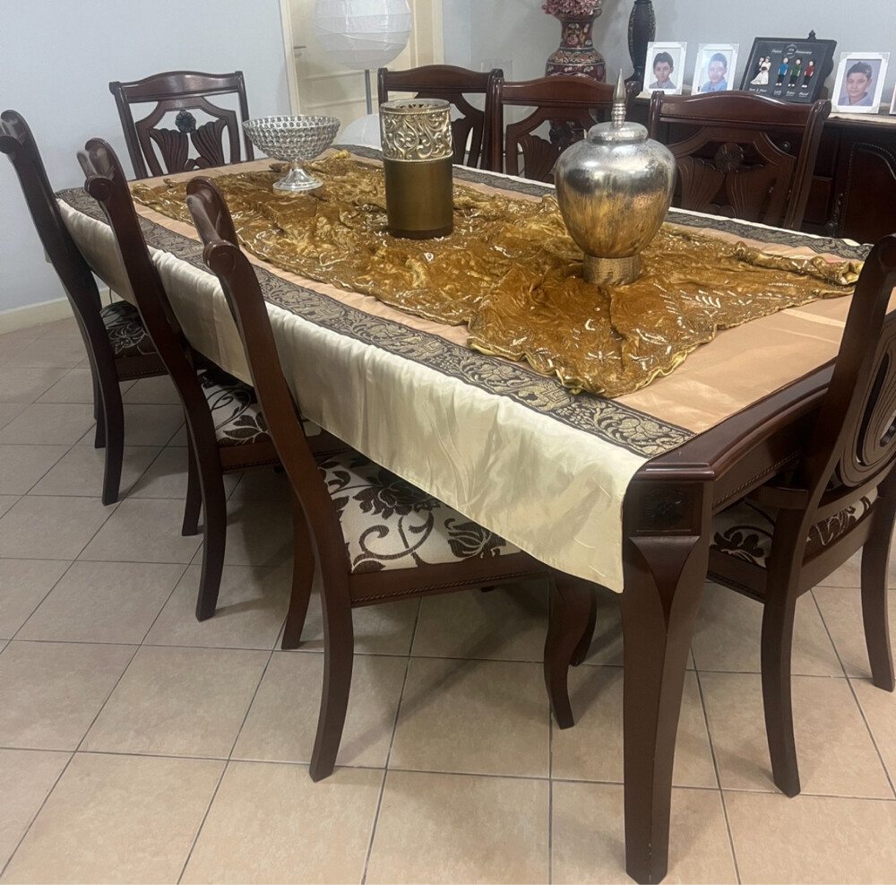 Dining Table +8 Chairs - 2