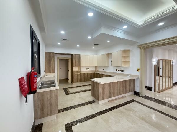 BIG 6BR VILLA WITH POOL-LUSAIL - 12