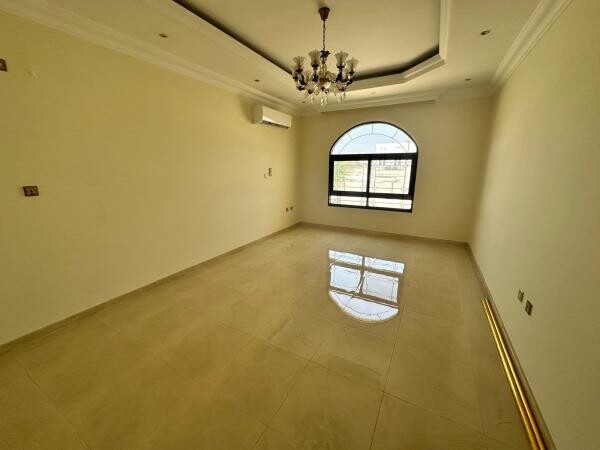 Luxury Villa in Khalifa City - 5