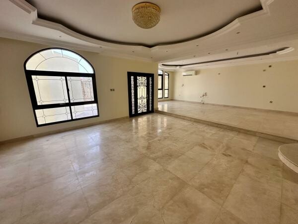 Luxury Villa in Khalifa City - 3