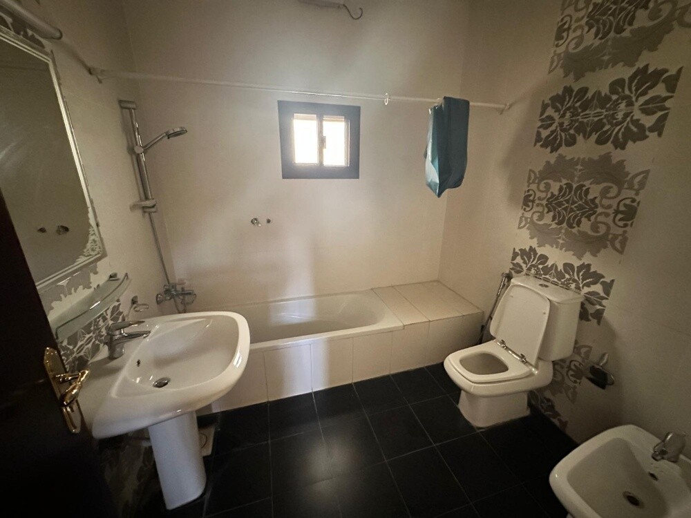 Luxury Villa in Khalifa City - 9