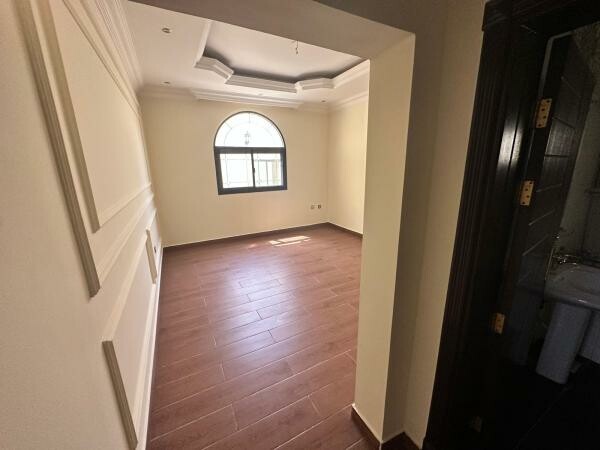 Luxury Villa in Khalifa City - 6