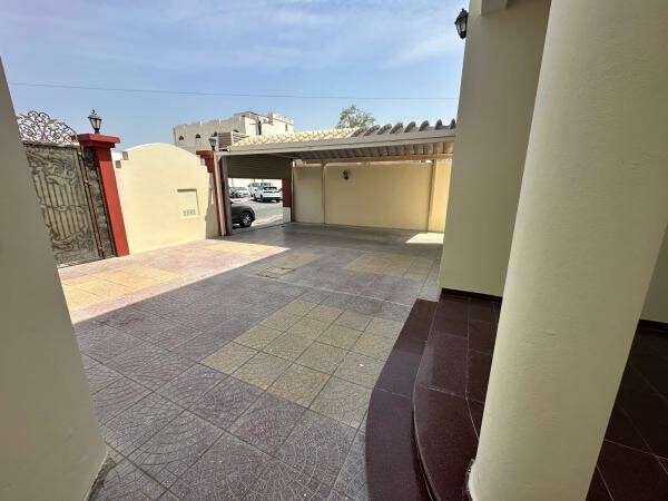 Luxury Villa in Khalifa City - 8
