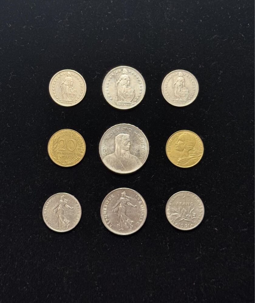 Banknotes , coins and stamps   - 14