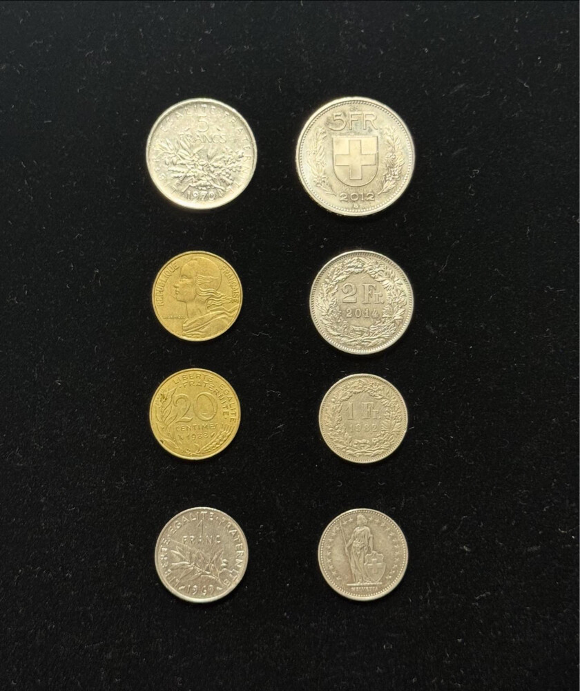 Banknotes , coins and stamps   - 23