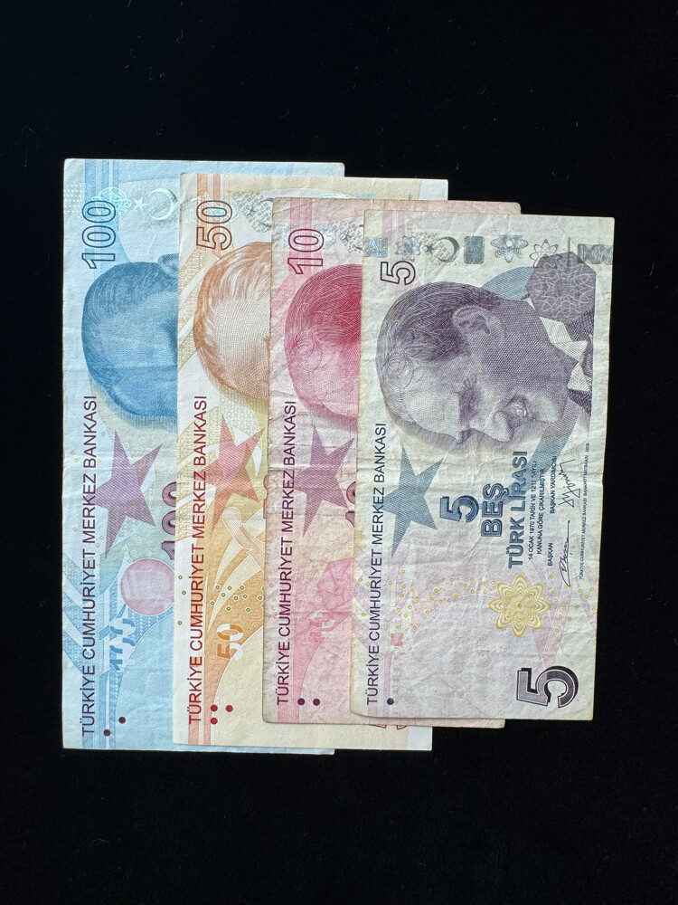 Banknotes , coins and stamps   - 10