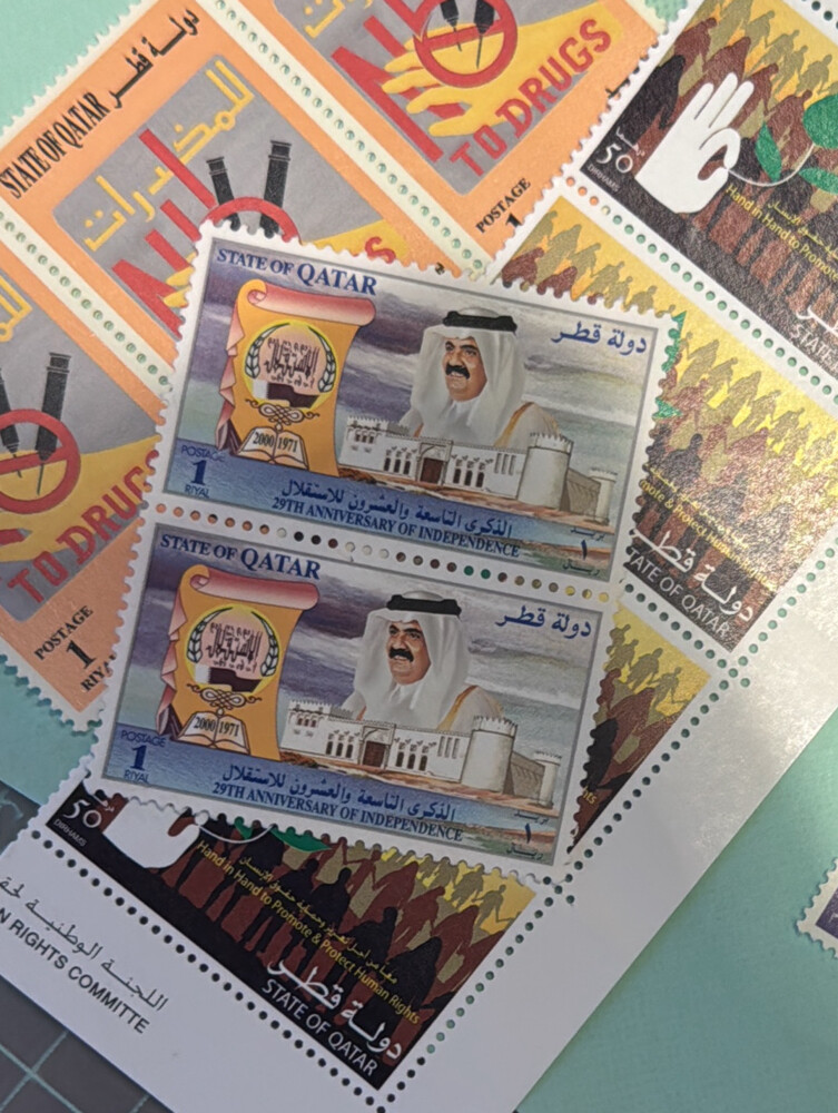 Banknotes , coins and stamps   - 25