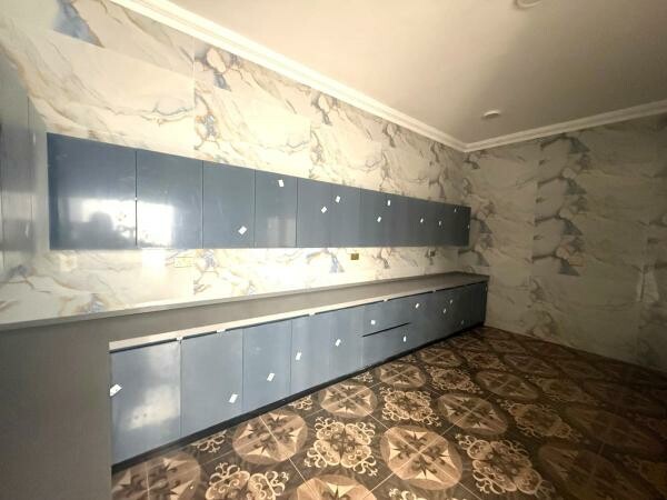 8BR VILLA+LIFT | PRIME LOCATION - 10