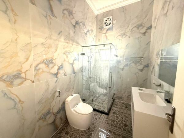 8BR VILLA+LIFT | PRIME LOCATION - 11