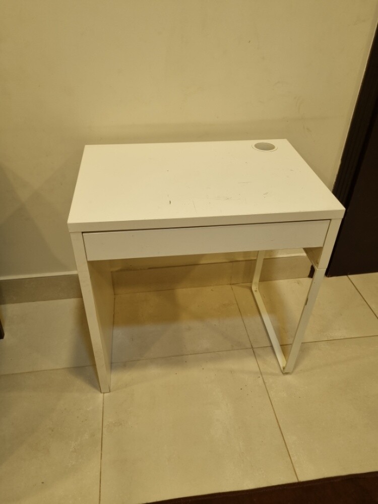 مكتب دراسي لطالب - 1