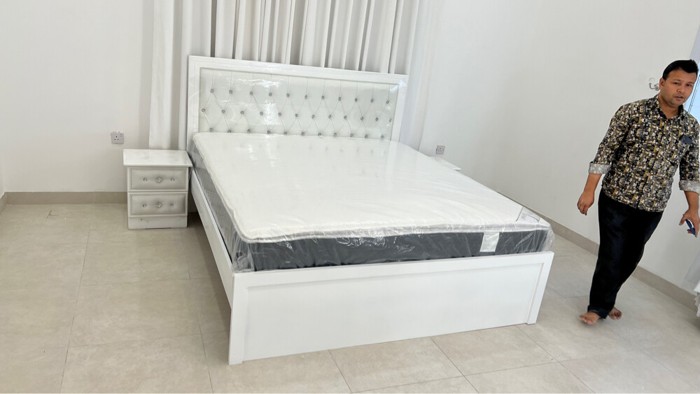 Online furniture 30408640 - 6