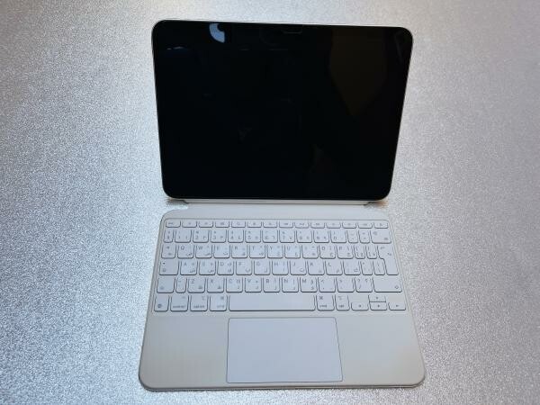 Apple Magic Folio Keyboard iPad 11 - 6