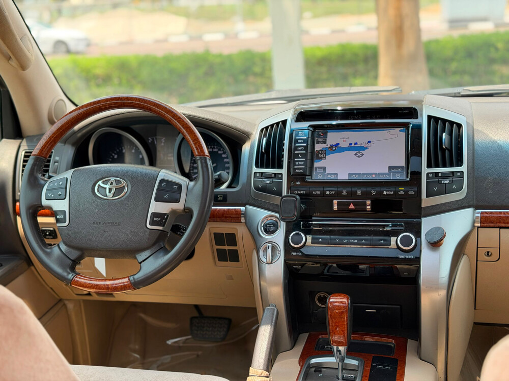 Toyota Land Cruiser VXR - 10