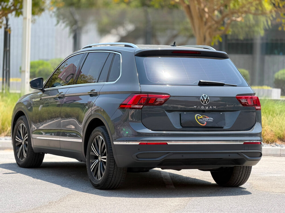 Volkswagen Tiguan - 2