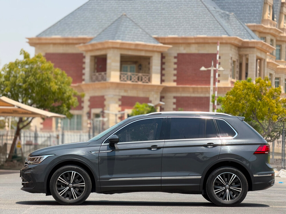 Volkswagen Tiguan - 8