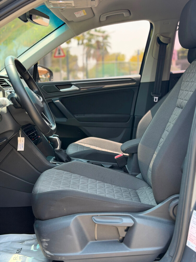 Volkswagen Tiguan - 11