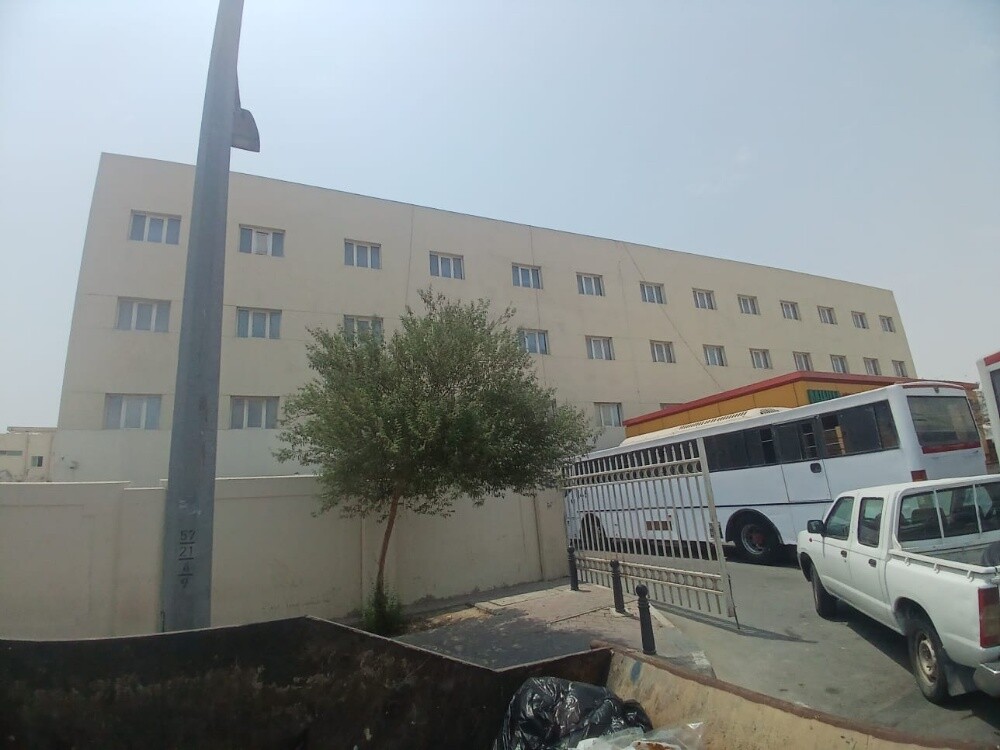 سكن عما ل للايجار الصناعية شارع ١٢ - 12