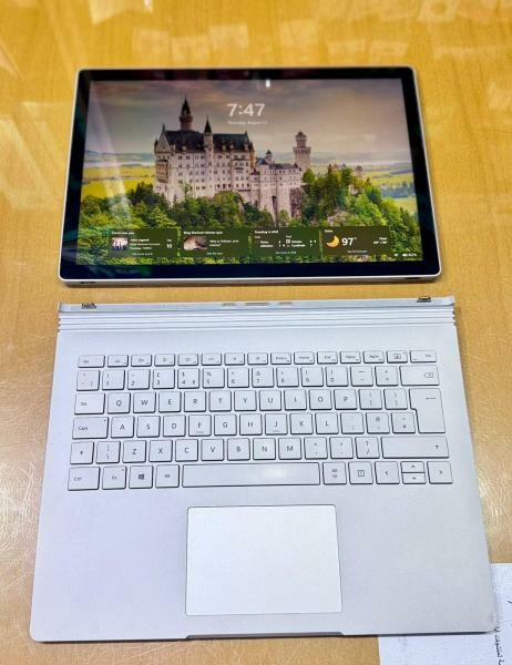MICROSOFT SURFACE 2-IN-1 - 1