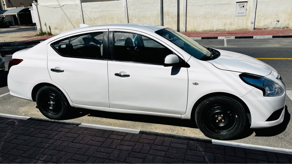 Nissan sunny  - 5