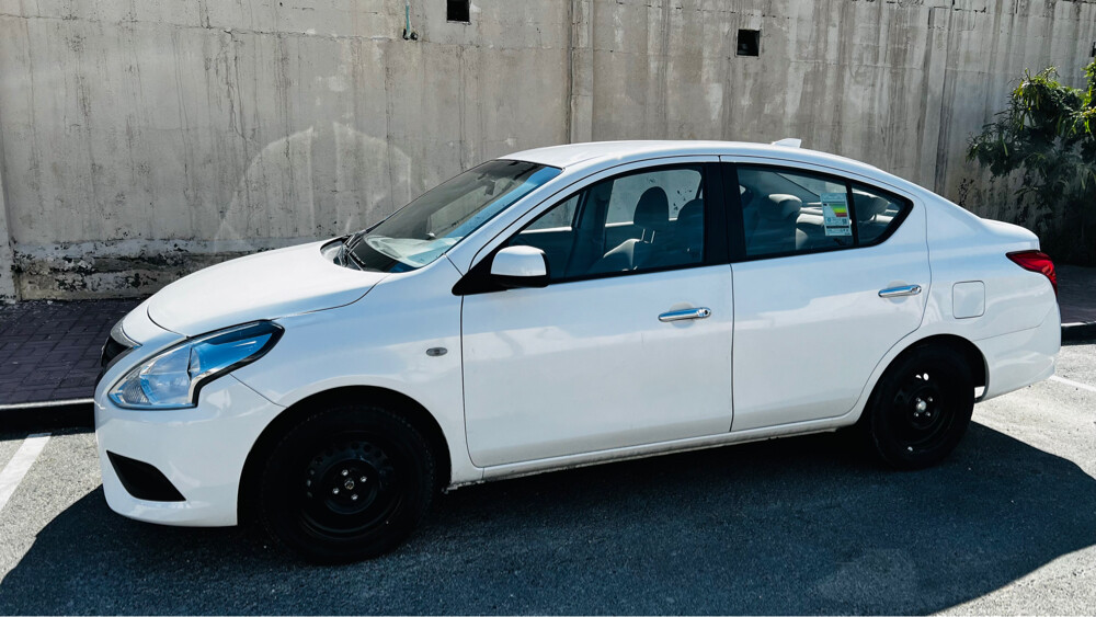 Nissan sunny  - 2