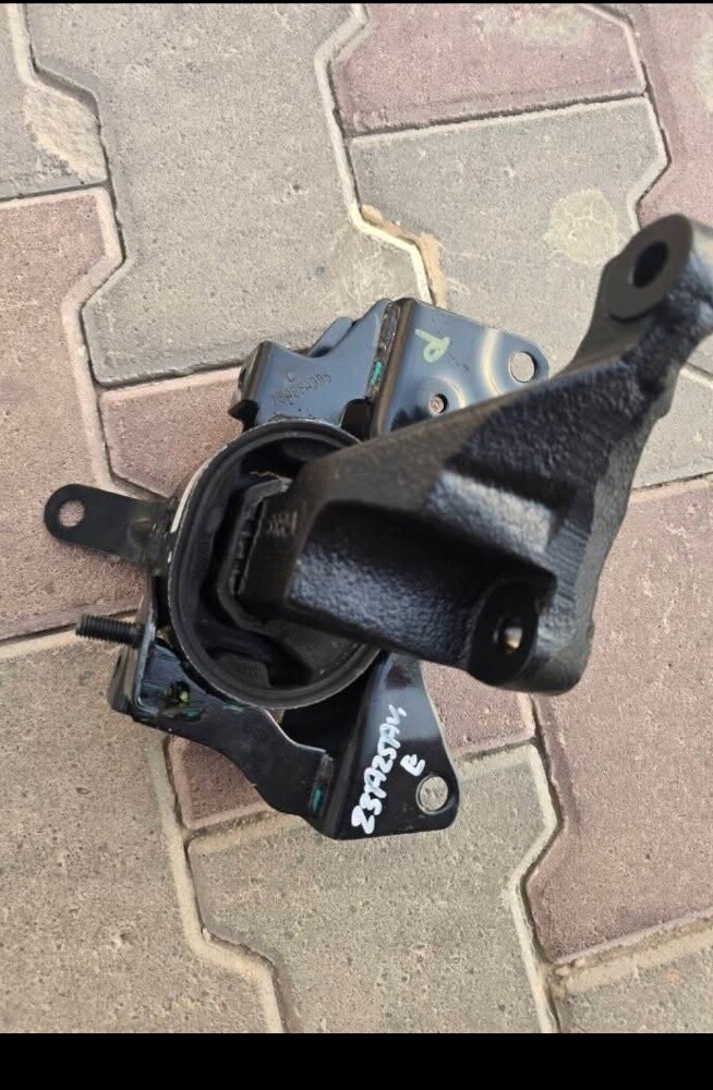 engine mounting left side suzuki dz - 2