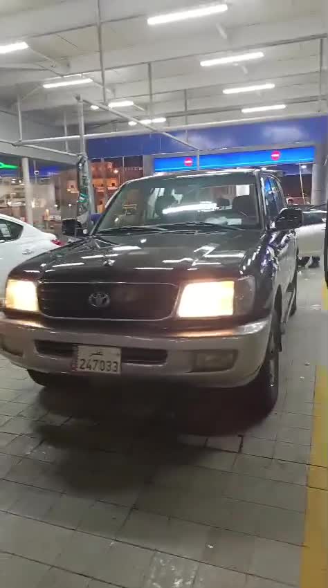لاند كروزر جي اكس آر ٢٠٠٢ - 1