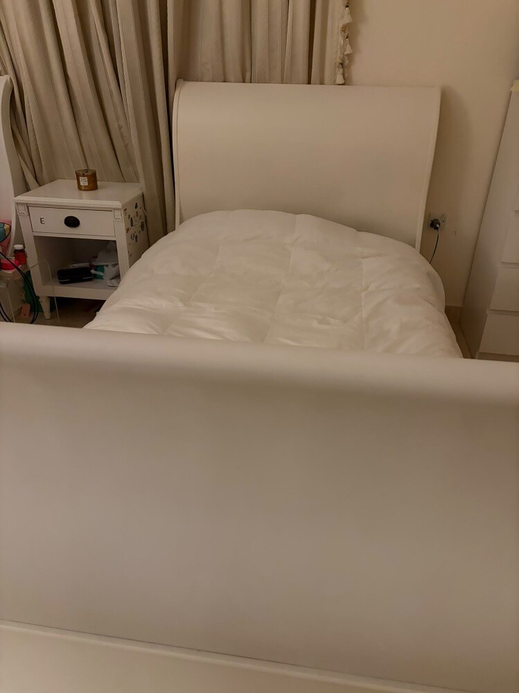 two beds with commode - 1