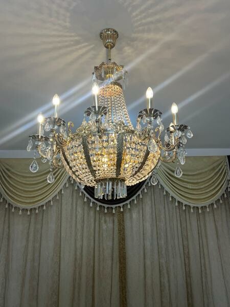 Crystal Chandelier 18 light bulbs - 1