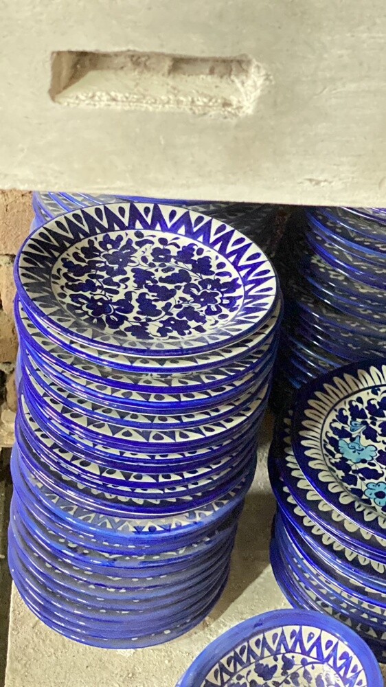 Blue pottery oriel kitchen - 25