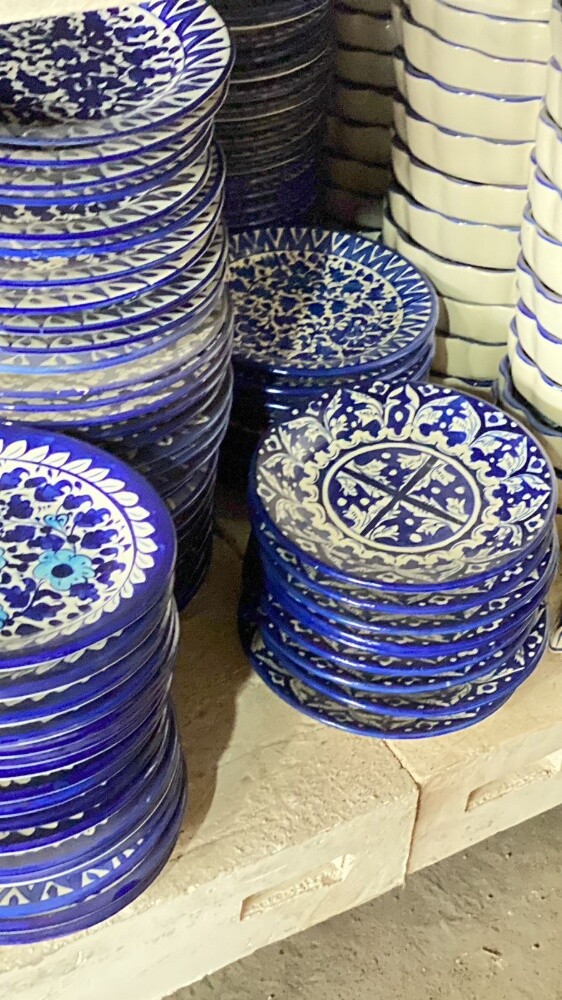 Blue pottery oriel kitchen - 27