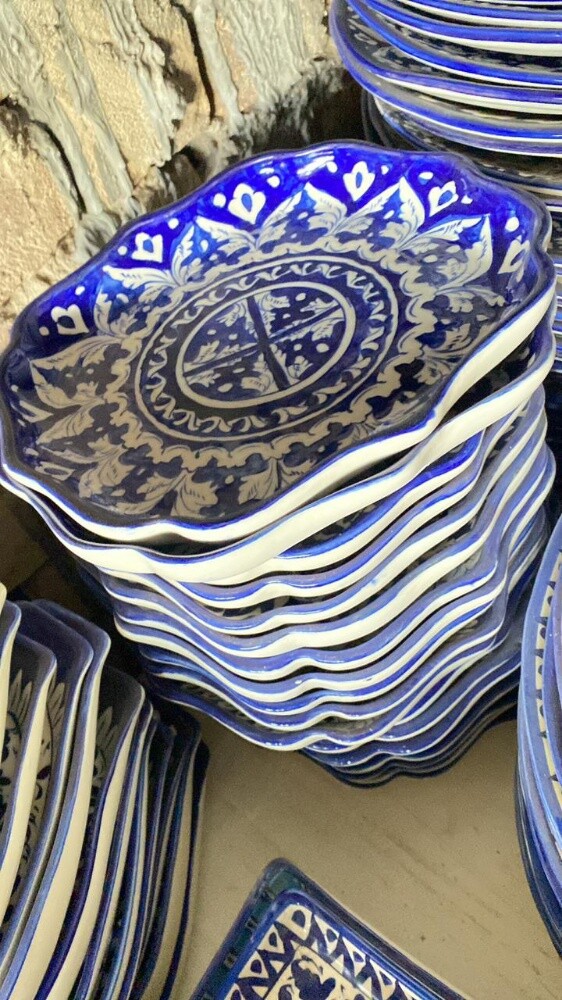 Blue pottery oriel kitchen - 26