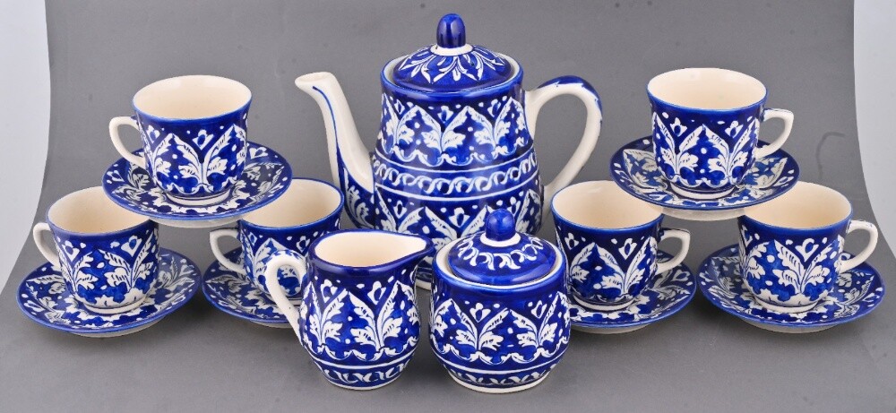 Blue pottery oriel kitchen - 18