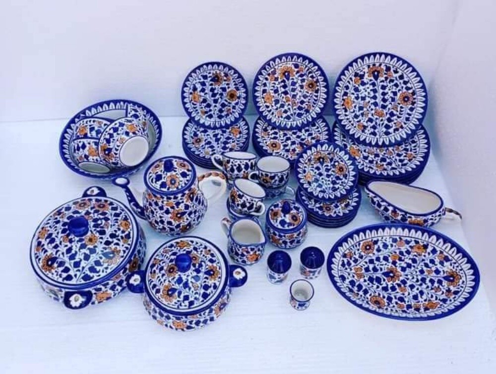 Blue pottery oriel kitchen - 21