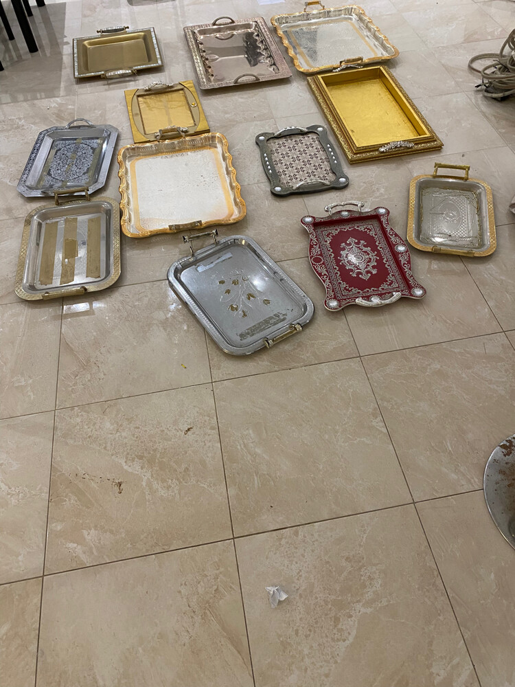 trays - 1