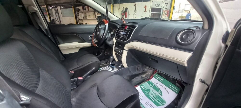 Toyota Rush 2020 Automatic - 8