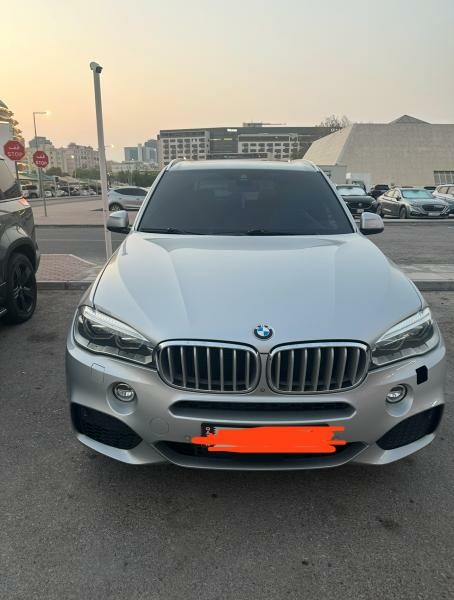 السيارة في حالة ممتازة - 1