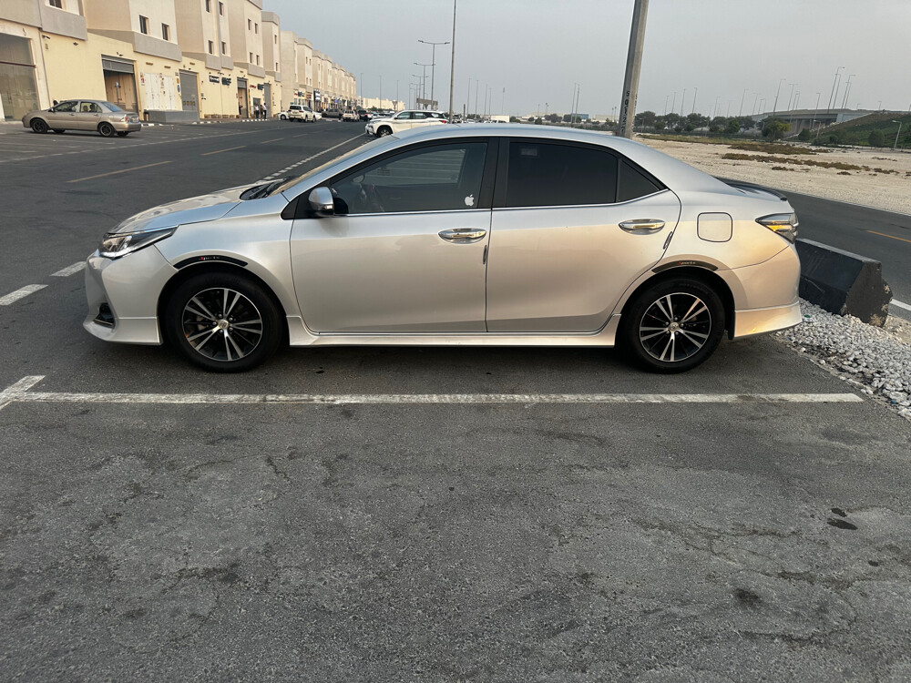 Toyota Corolla x. 2.0: - 4