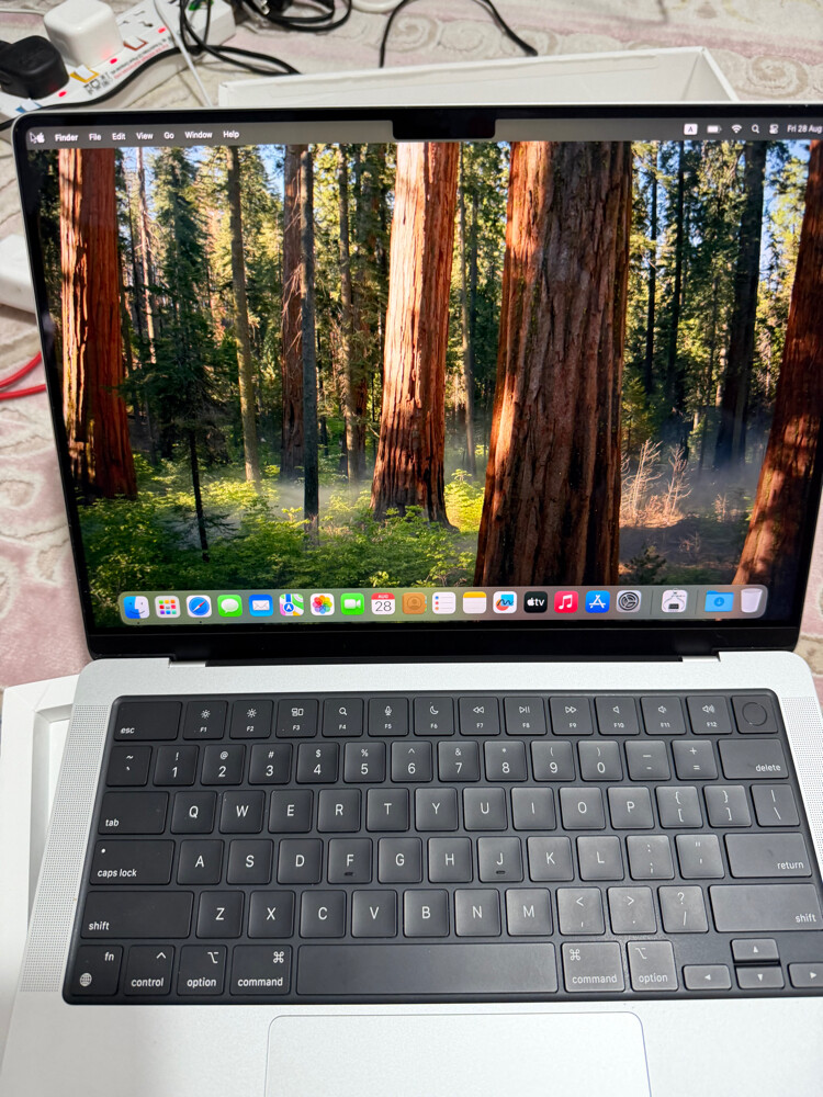 MacBook Pro 14 m3 pro 18gb 512ssd  - 8