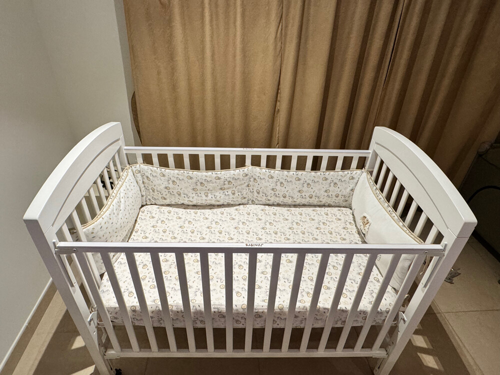 baby cot with mattress - 1