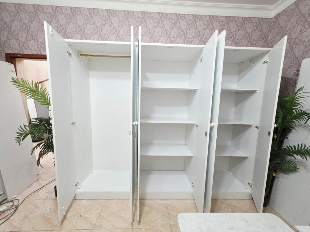 6 Door cabinet - 3