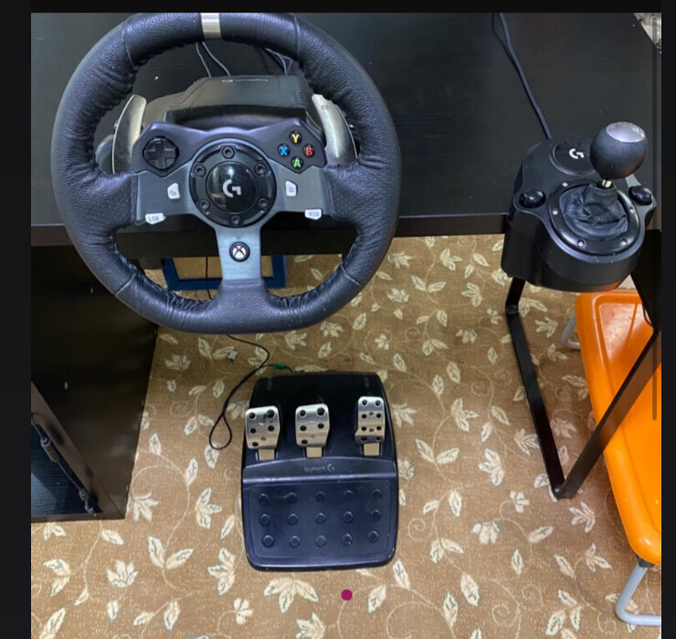 logitech G920 racing wheel - 2
