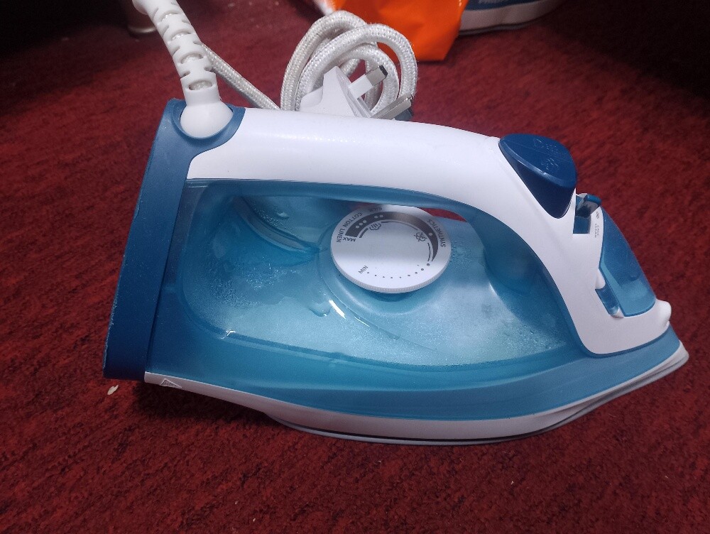 Philips Steam Iron - 2